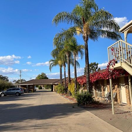 Darling Junction Motor Inn Wentworth Экстерьер фото
