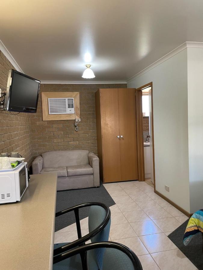 Darling Junction Motor Inn Wentworth Экстерьер фото