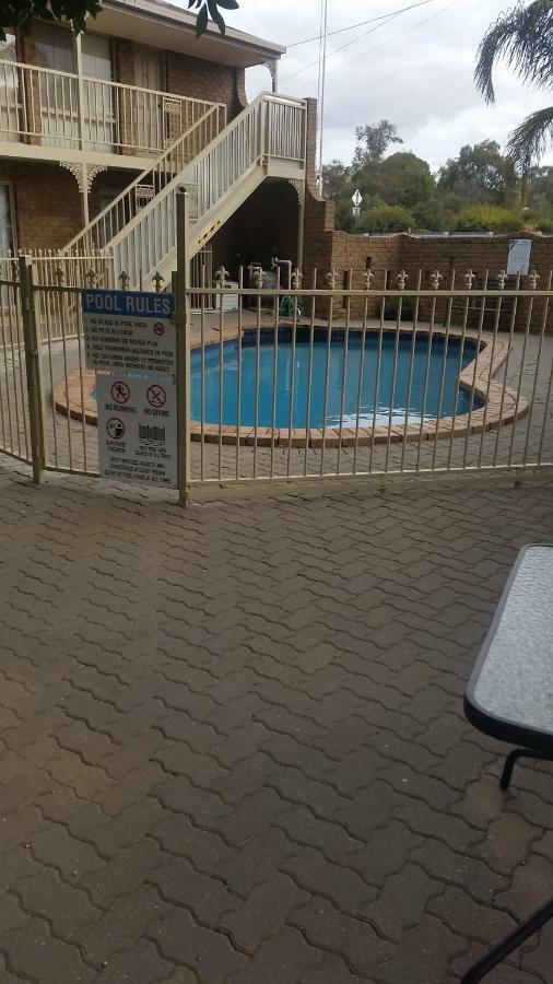 Darling Junction Motor Inn Wentworth Экстерьер фото