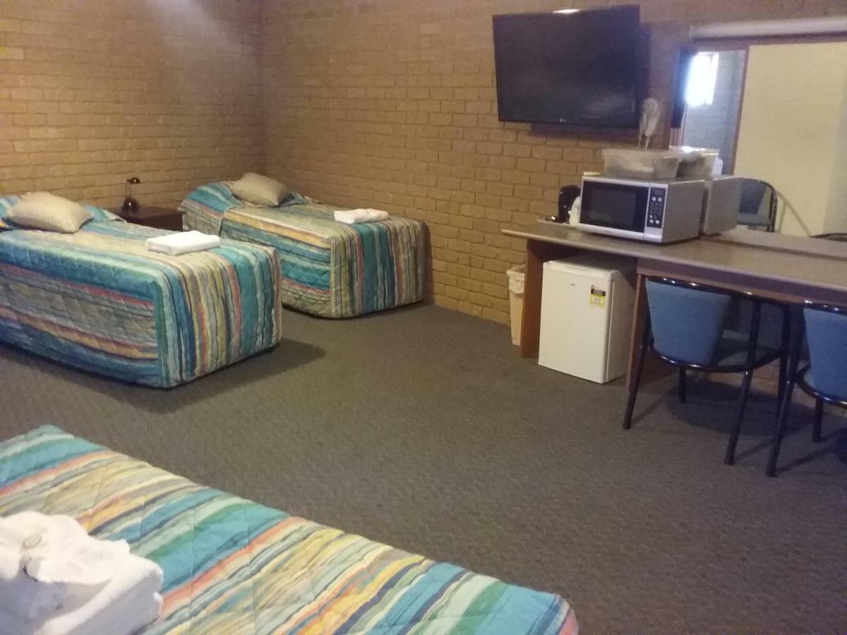 Darling Junction Motor Inn Wentworth Экстерьер фото