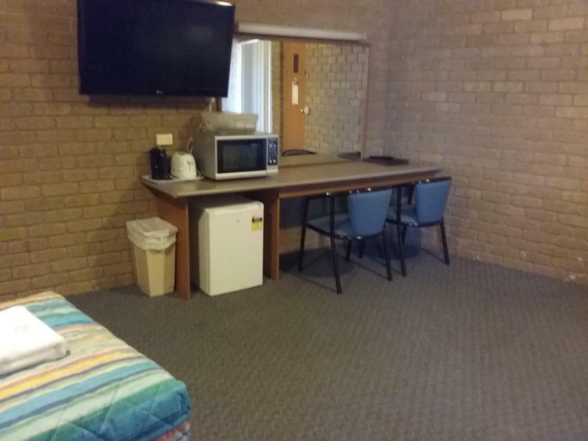 Darling Junction Motor Inn Wentworth Экстерьер фото